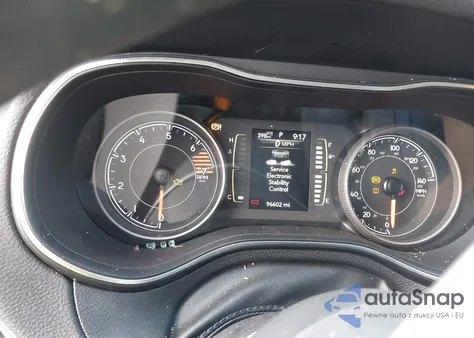 2019 Jeep Cherokee Latitude Fwd z USA, uszkodzony, nr VIN 1C4PJLCB5KD377008